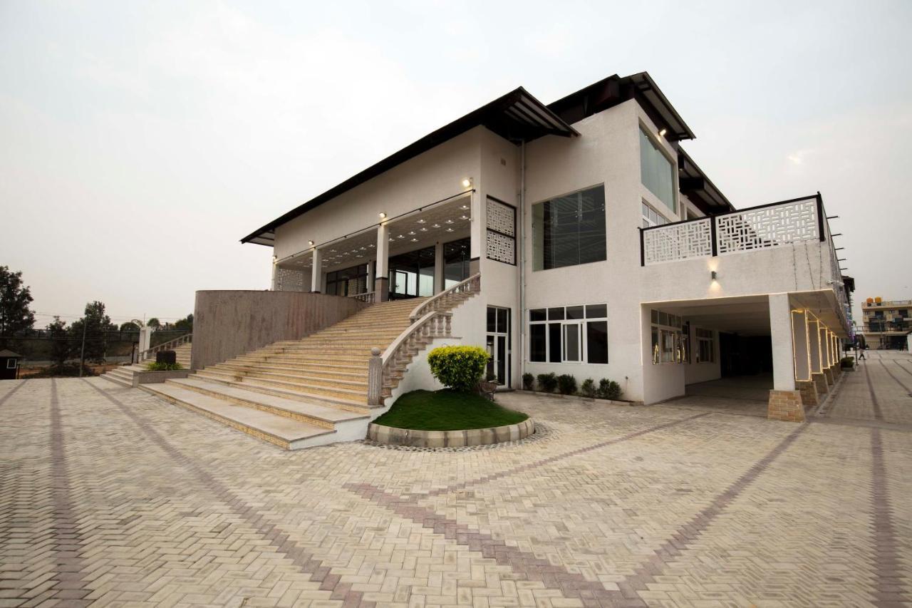 Vistar Pavithra Vivaha Convention Hall Jigani Exteriör bild